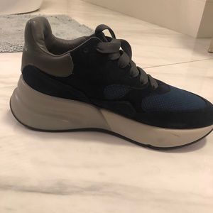 Alexander McQueen Men’s sneakers Size 9